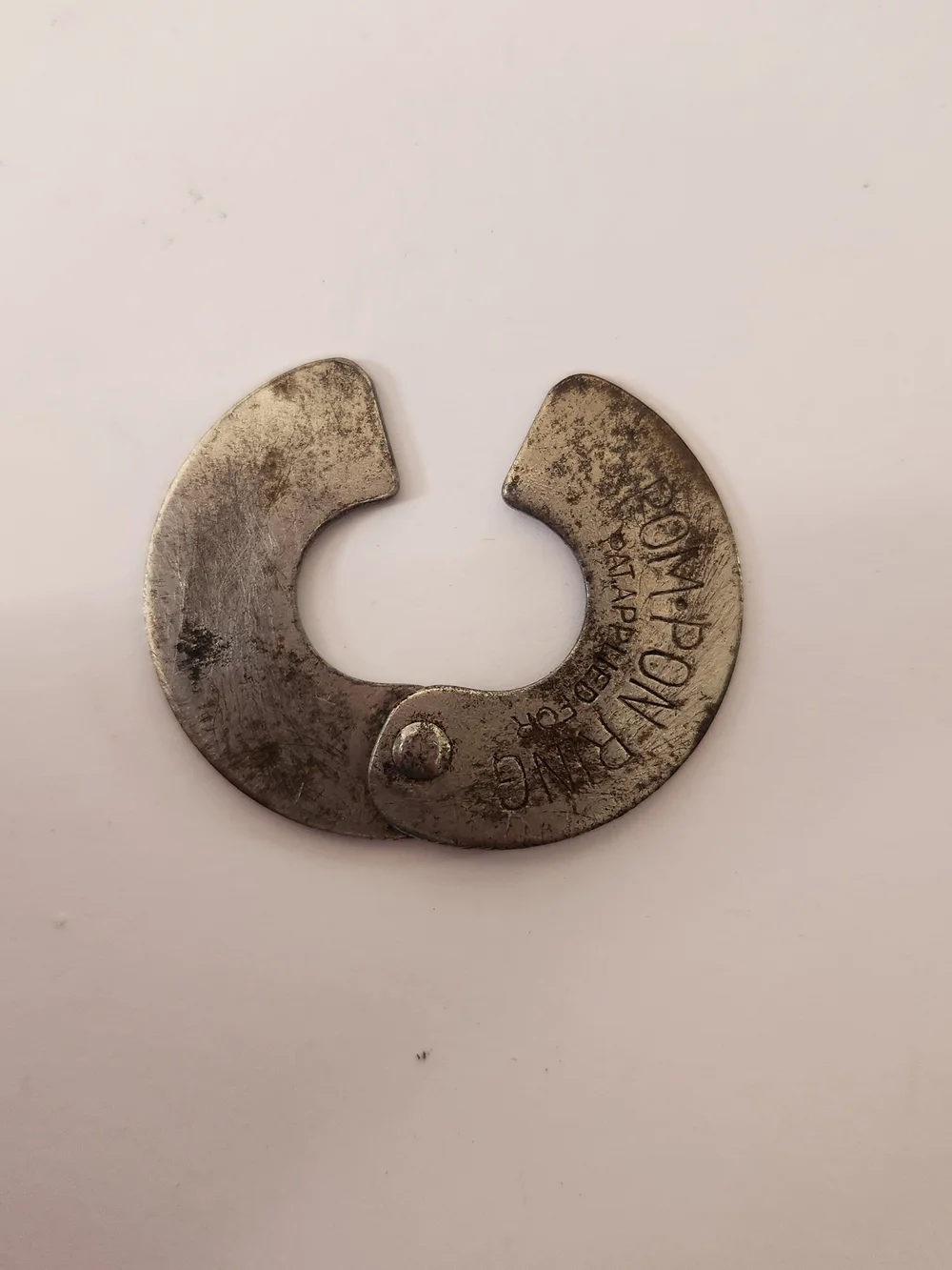 Pom-pon vintage metal